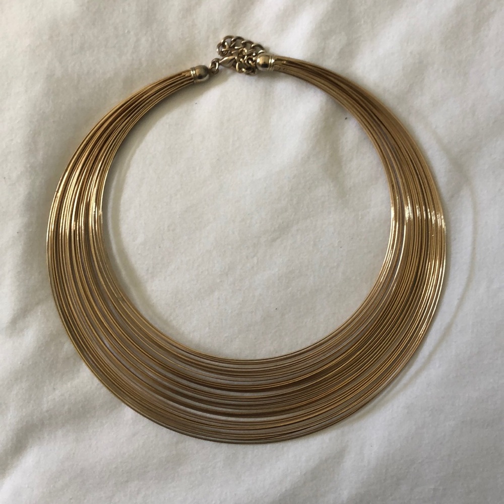 Gold circle necklace